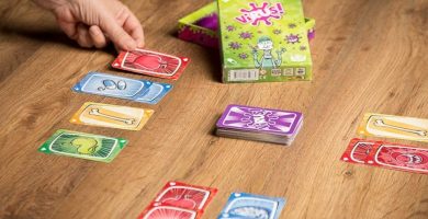 Diez juegos de cartas para disfrutar este verano en familia