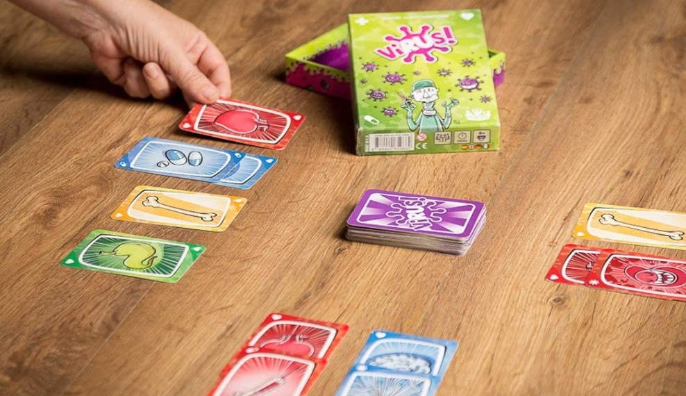 Diez juegos de cartas para disfrutar este verano en familia