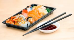 Los kits de sushi son perfectos para hacer este plato asiático en casa