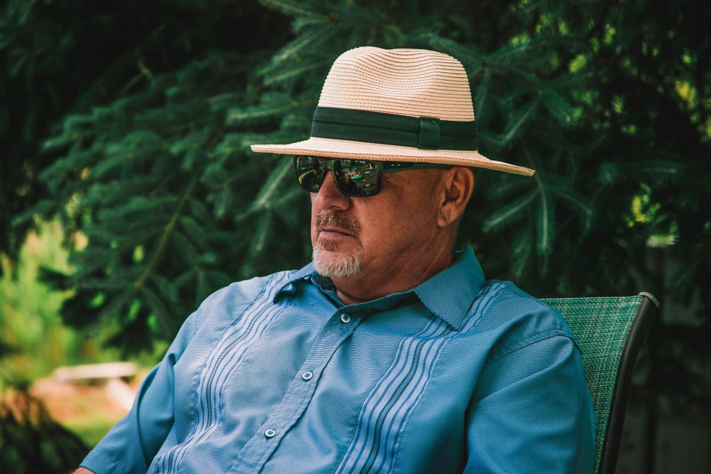 Los mejores sombreros Panamá para protegerse del sol con elegancia