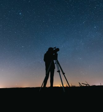 ¿Por qué no comprar un telescopio para ver las estrellas en verano?