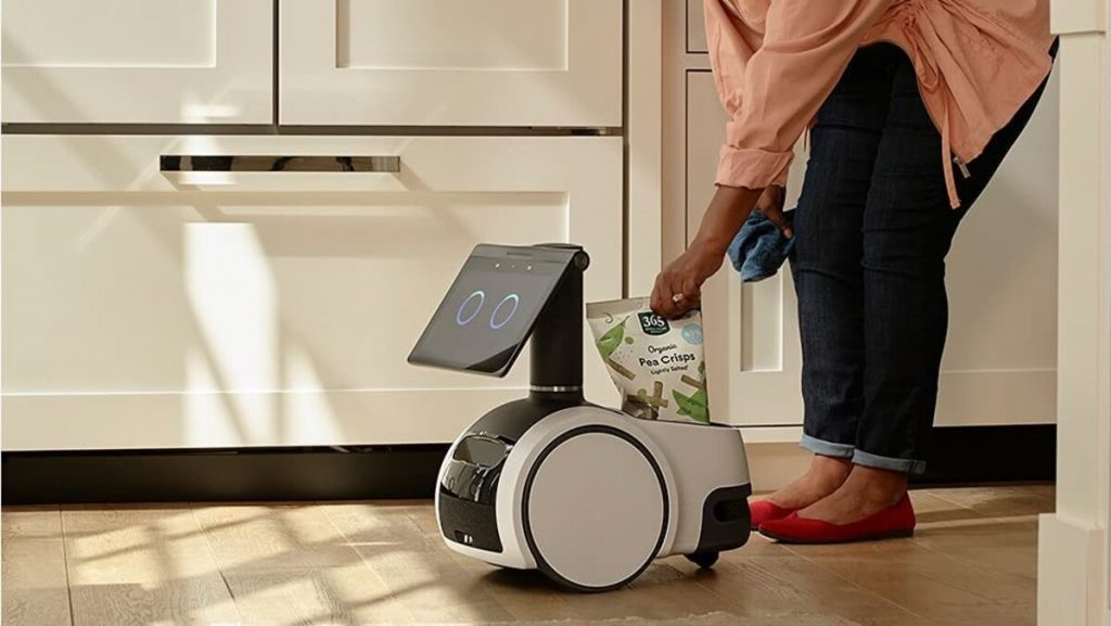 Amazon revoluciona sus productos para el hogar: robot para cuidar a los mayores, dron de seguridad…