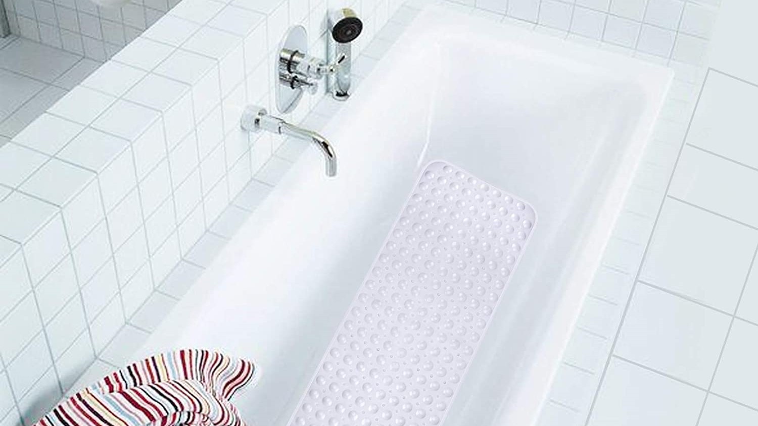 Las alfombras de bañera son útiles contra los resbalones.