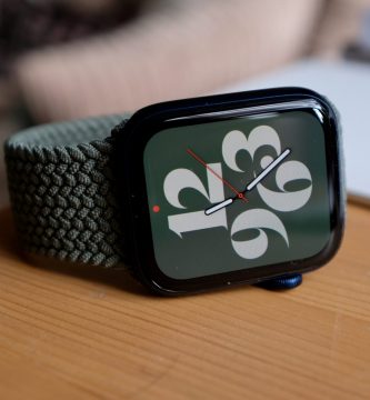 Apple Watch Series 7 ya a la venta: Más pantalla y novedades para ciclistas