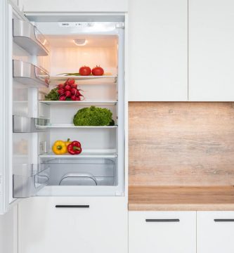 Ayuda eficaz para eliminar los malos olores del frigorífico