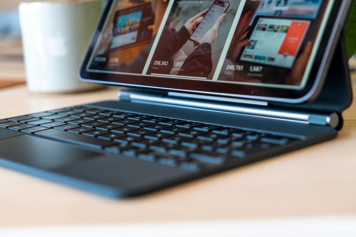 La tarea de conectar un teclado a una tablet es más que sencilla. 