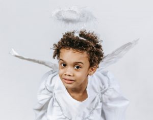 El disfraz de ángel es muy utilizado en funciones escolares