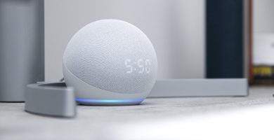 Echo Dot 5: así es el nuevo altavoz con Alexa y enchufe inteligente incluido para un hogar digitalizado