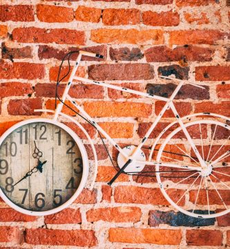 Los mejores relojes de pared para ver la hora y darle un toque decorativo al hogar