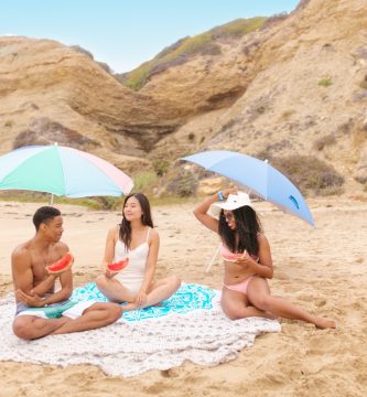 Las mejores toallas amplias para estar cómodos en la playa este verano
