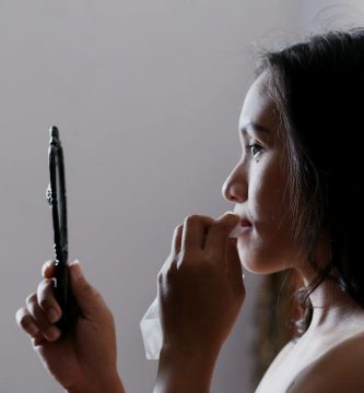 Los mejores espejos de mano para maquillarse de forma rápida y en detalle