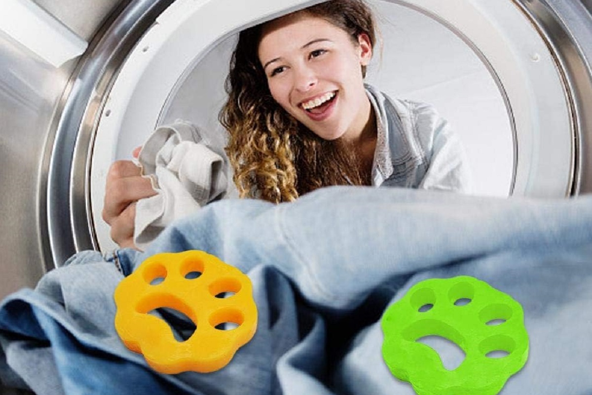 El truco para quitar los pelos de la ropa en la lavadora·