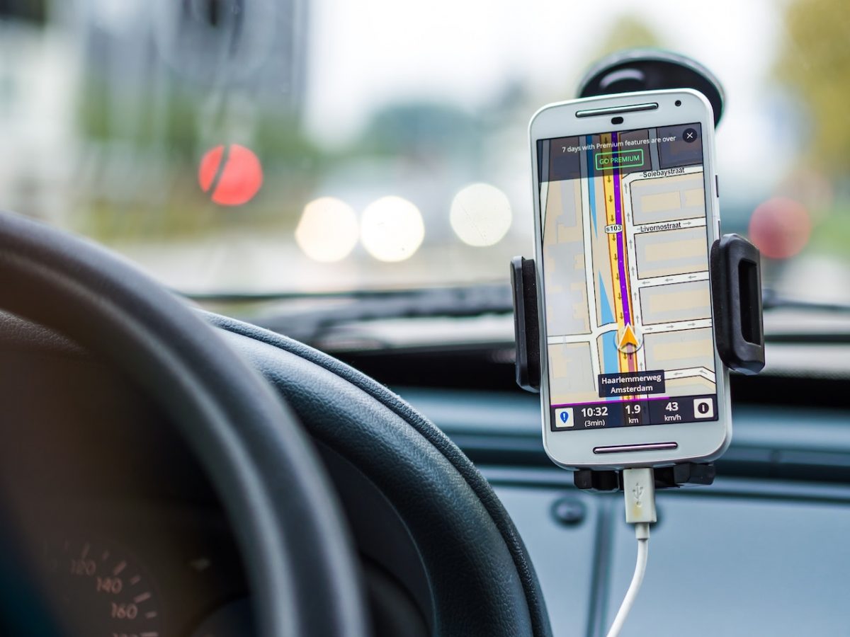 Soportes para acceder en el coche de manera cómoda a tu smartphone