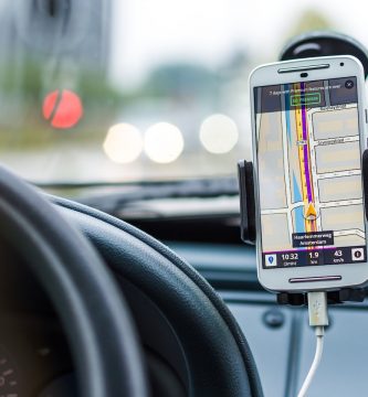 Soportes para acceder en el coche de manera cómoda a tu smartphone