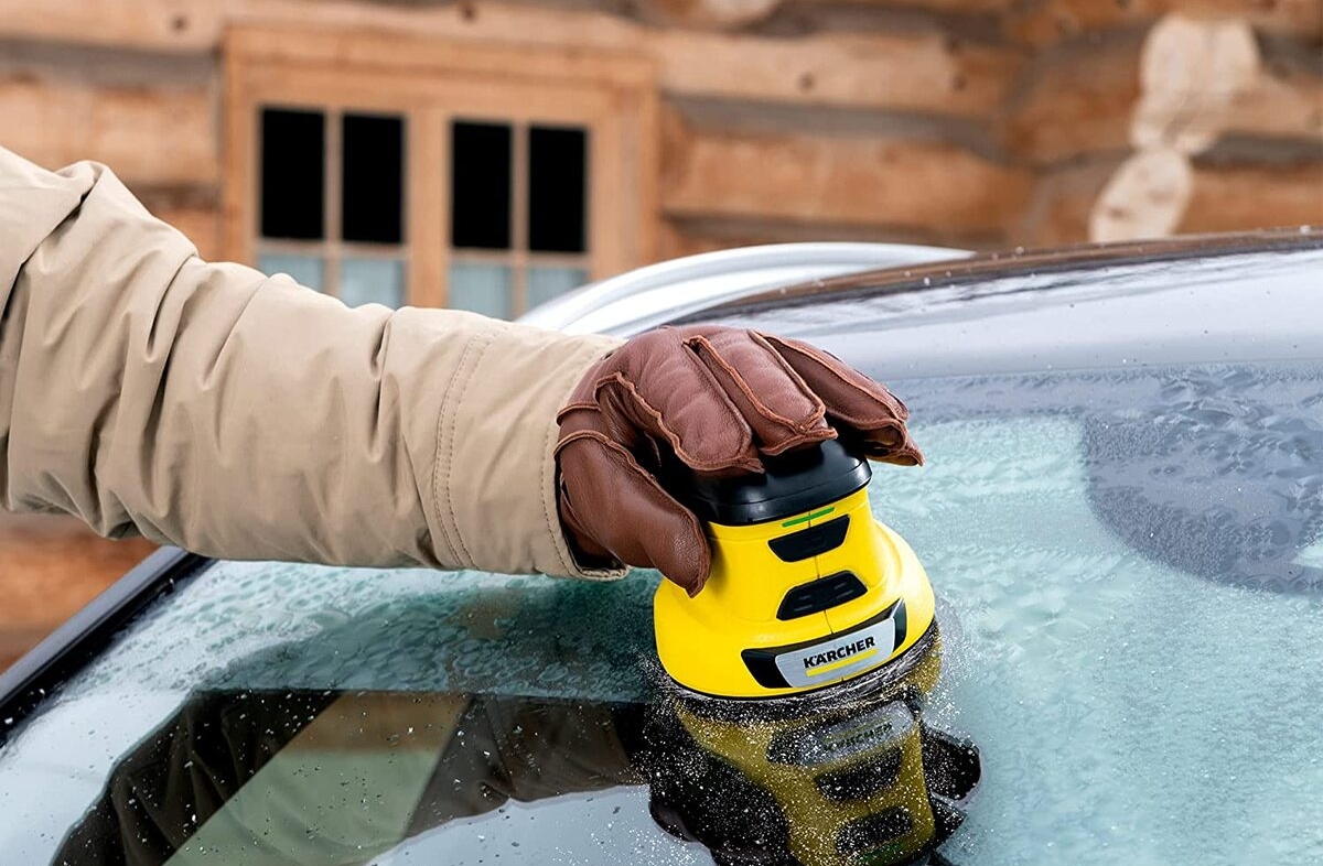 Cinco rasquetas imprescindibles para retirar el hielo del parabrisas del coche