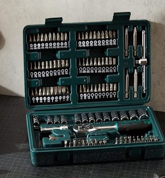 El maletín de herramientas más vendido de Amazon incluye 130 piezas por 20 euros
