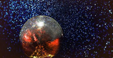 Las mejores bolas de discoteca para organizar veladas vintage de baile