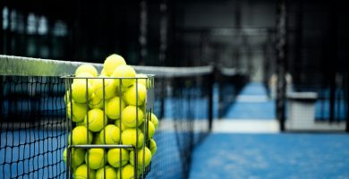 Cómo elegir la mejor pelota de tenis para jugar a cualquier nivel