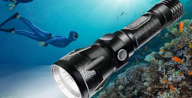 Las mejores linternas de buceo para ver con claridad el fondo marino