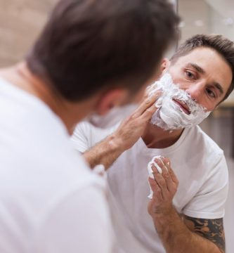 Los beneficios de utilizar crema de afeitar: consigue un afeitado suave y sin irritar la piel