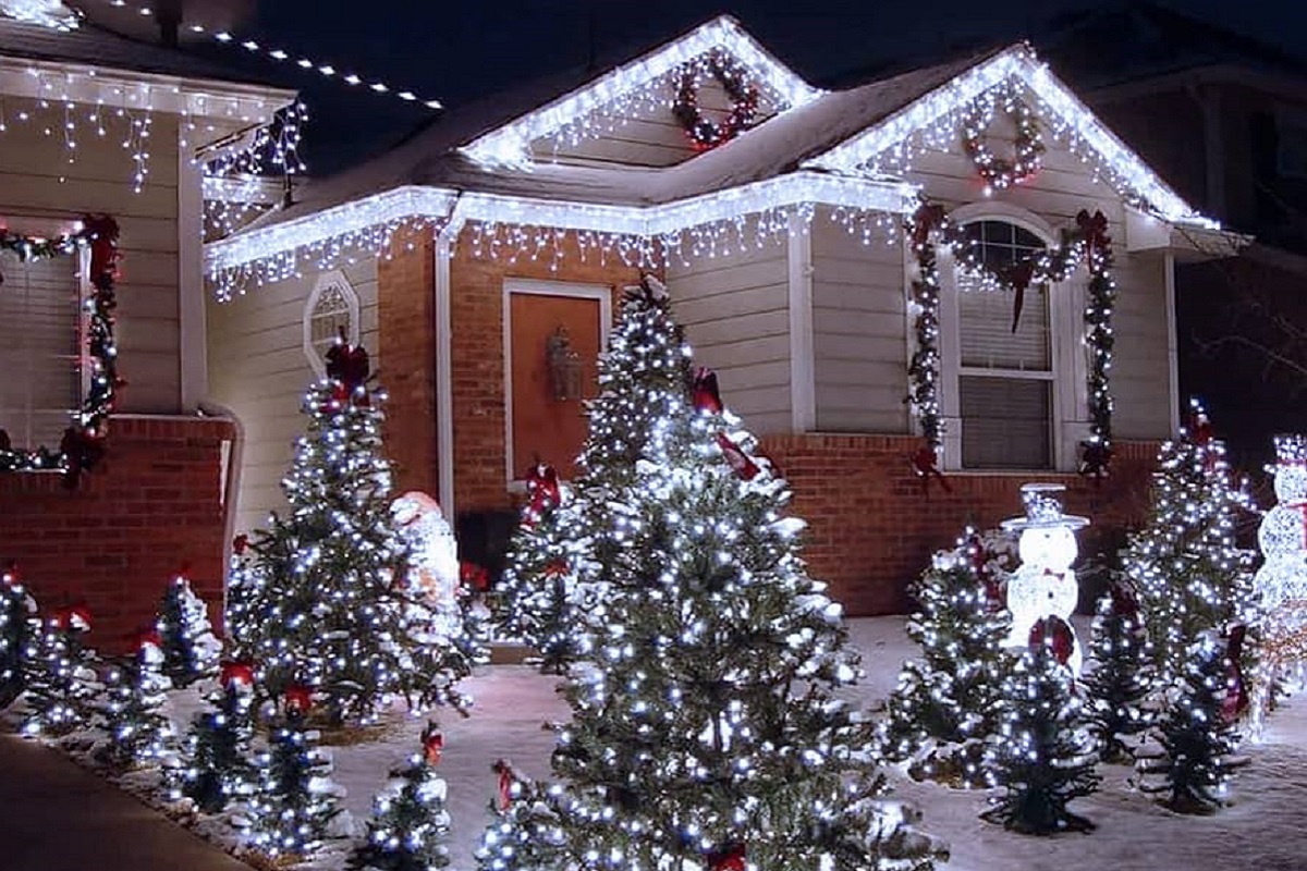 Guirnaldas, luces y otras ideas para iluminar tu hogar esta Navidad sin gastar demasiado en electricidad
