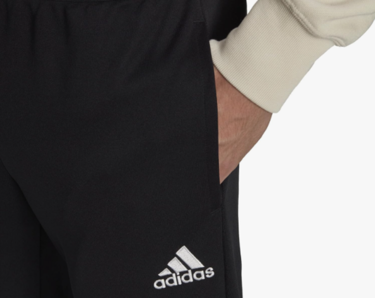 Adidas arrasa con este pantalón de chándal por menos de 23 euros