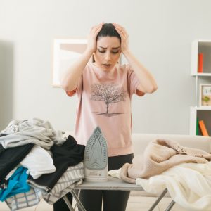 Olvídate de planchar después de lavar la ropa con este spray viral